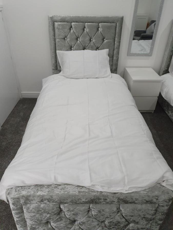 Beautiful Rooms Shaw St And Pine St Bury  Ngoại thất bức ảnh